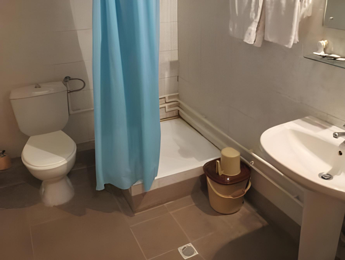 Bathroom 4, Hotel Kartli, Tbilisi