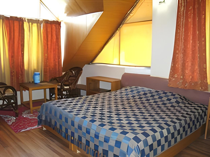 Others 3, Hotel Yak, Kullu