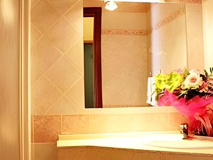 Bathroom 3, Albergo Aurora, Bologna