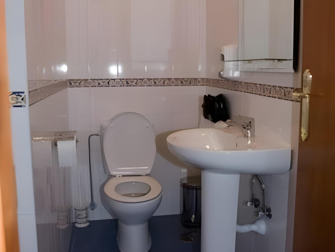 Bathroom 3, Hotel Don Juan, Sevilla