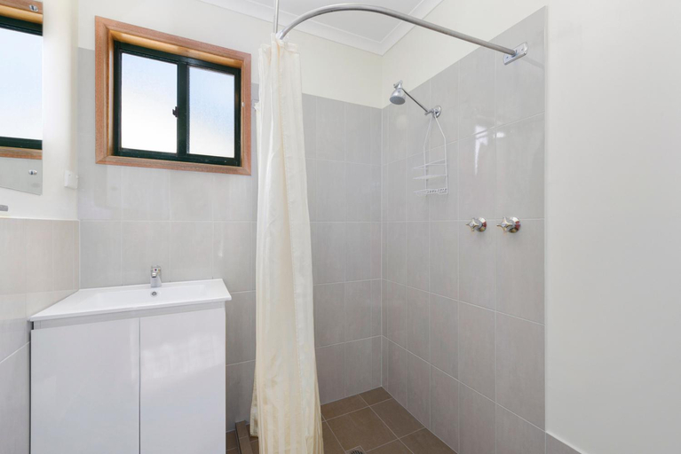 Bathroom 1, Moonta Bay Accommodation, Copper Coast