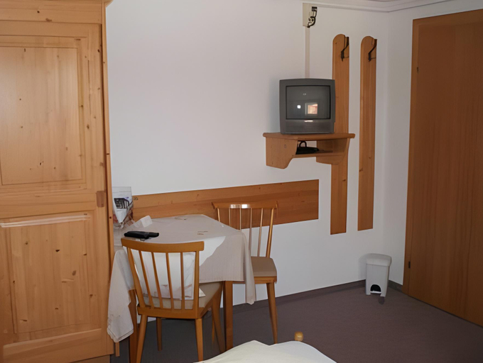 Others 2, Albert'n Haus, Imst