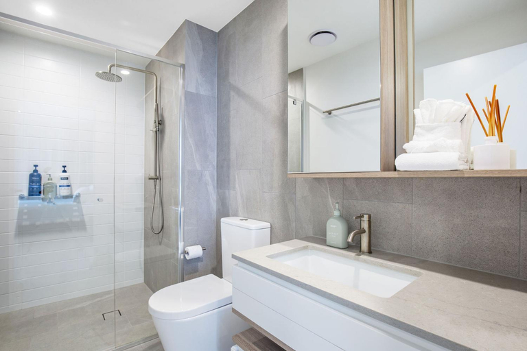 Bathroom 4, Signature Oceanview 2B2B Resort-Style Amenities 5*, Gold Coast