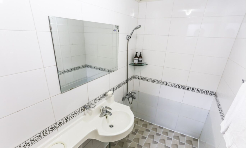 Bathroom 2, NOKWON, Jeju
