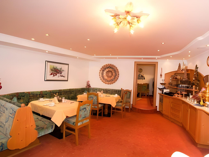 Others 2, Hotel Garni Bellevue, Landeck