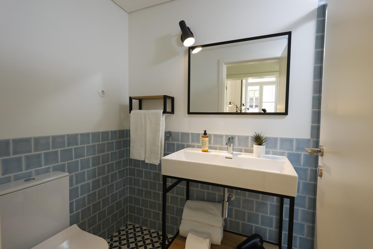 Bathroom 2, Montebelo Lisbon Downtown Apartments, Lisbon