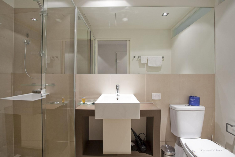 Bathroom, Resort Hotel Room 226, Surf Coast - East