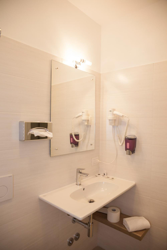Bathroom 4