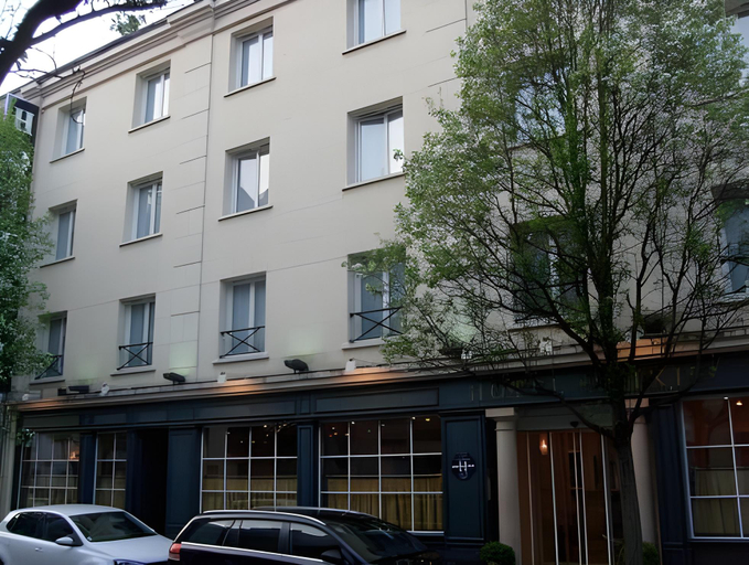 Exterior & Views