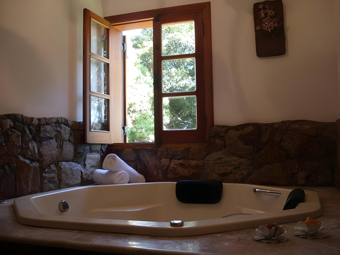 Bathroom 3, Refugio do Selado, Camanducaia