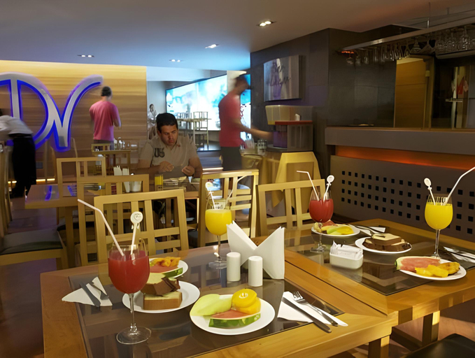 Food & Drinks 5, Hotel Diego de Velazquez, Santiago