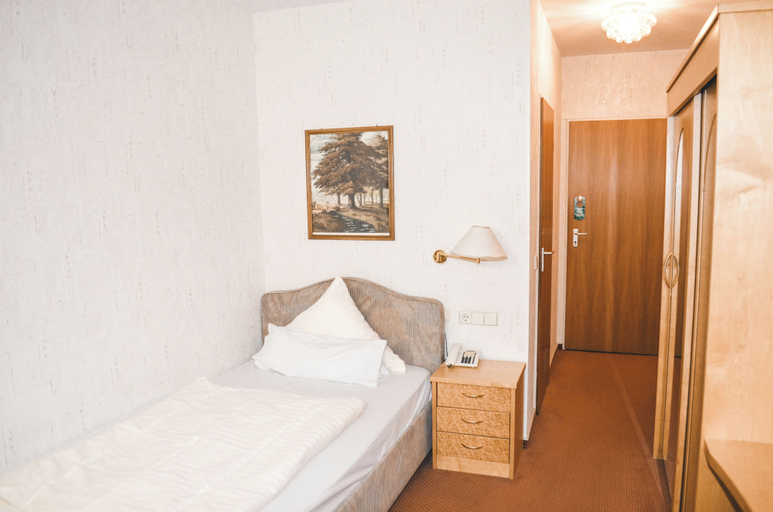 Bedroom 2, Hotel Harzer am Kurpark, Calw