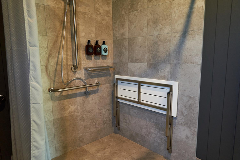 Bathroom 7