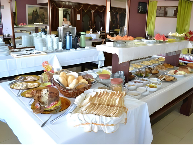 Food & Drinks 2, Fares Turis Hotel, Uruguaiana