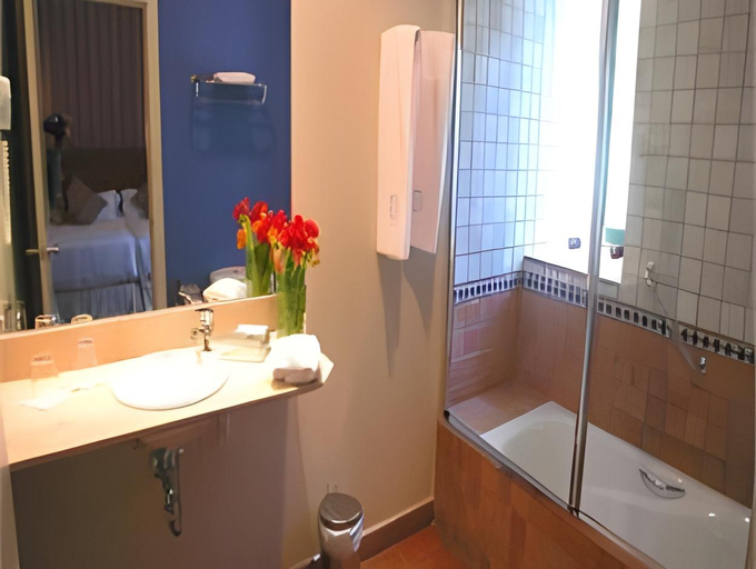 Bathroom 5, Hotel Convent de Begur, Girona