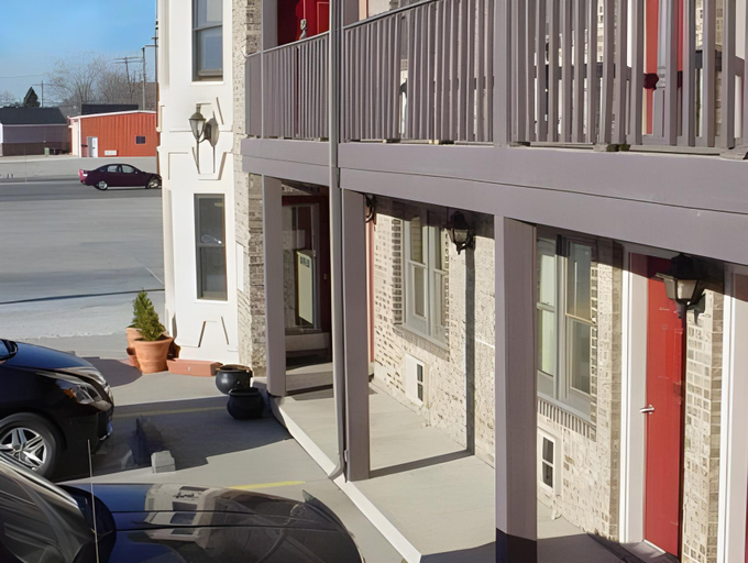 Exterior & Views