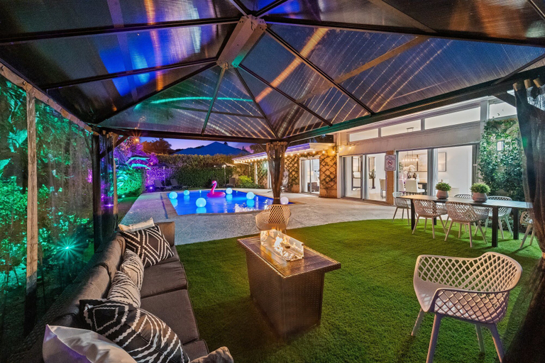 Food & Drinks, 4BR Intracoastal Retreat With Pool, Games & More!, Palm Beach