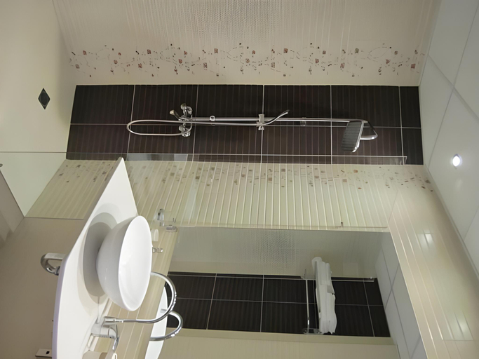 Bathroom 4, Boutique Hotel L do Rado, Stolichna