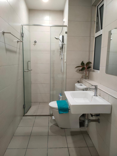 Bathroom 14