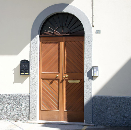 Others 2, La Casa Sul Sasso In town serviced accommodations, Lecco