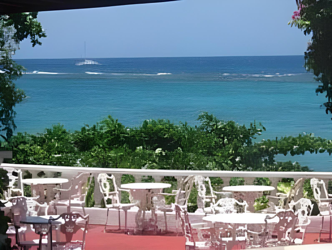 Food & Drinks, Silver Seas Hotel