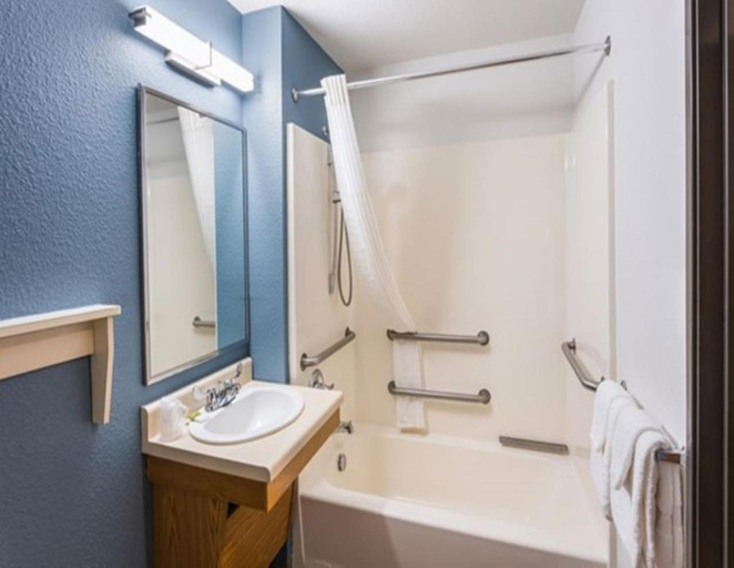 Bathroom 4, WoodSpring Suites Round Rock-Austin North, Williamson