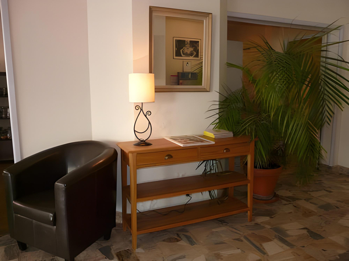 Public Area 2, Epi d'Or, Charente