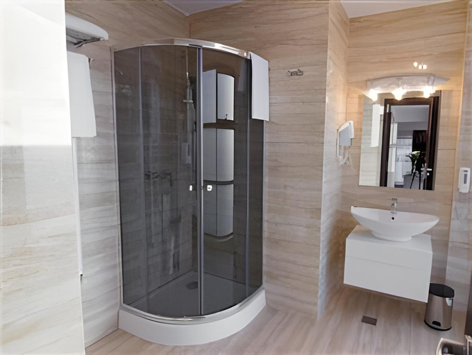 Bathroom 4, West Plaza Hotel, Municipiul Bucuresti