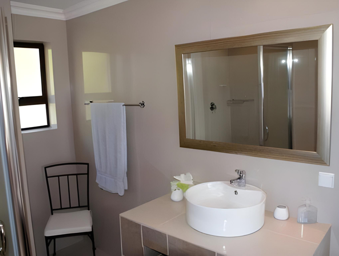 Bathroom, The Ocean Bay Luxury Guesthouse, Cacadu