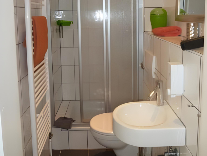 Bathroom 3, Hotel Aleo, Bochum