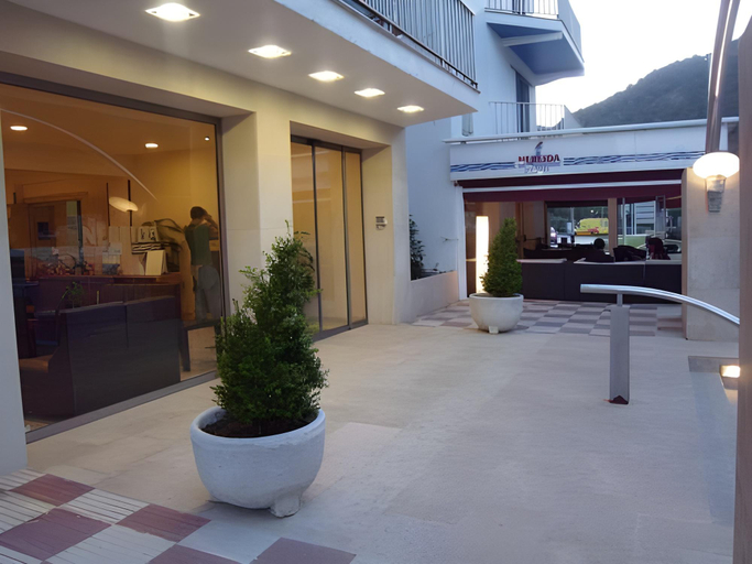 Exterior & Views 2, Hotel Nereida, Girona