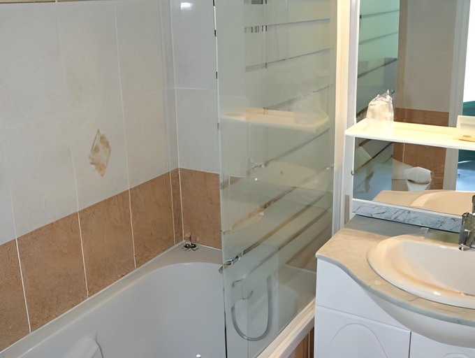 Bathroom 4, Logis REX HOTEL Lorient, Morbihan
