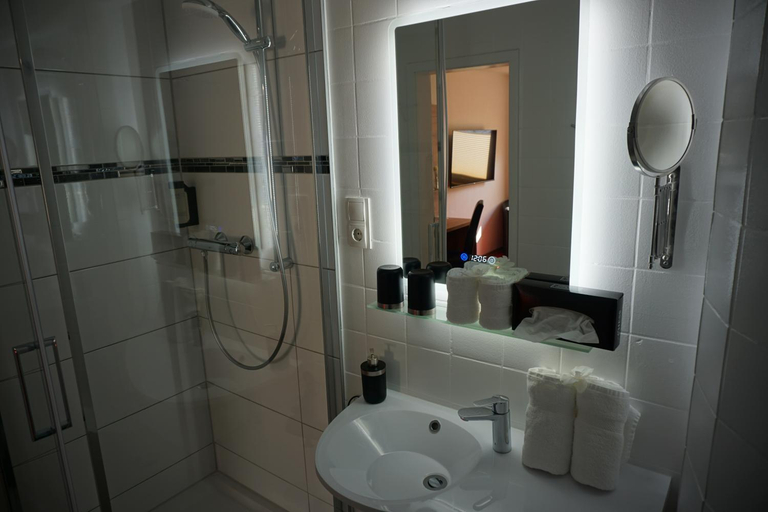 Bathroom 2, Hotel Jan van Werth, Koblenz