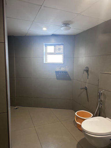 Bathroom 3, Hotel in Hypolux, Palakkad