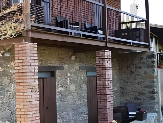Others 2, Enipnion Apartments