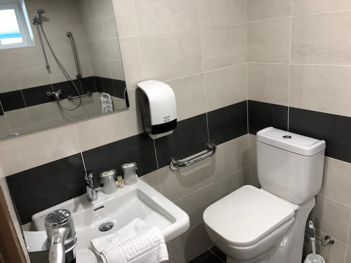 Bathroom 3, Le Relax, Dordogne