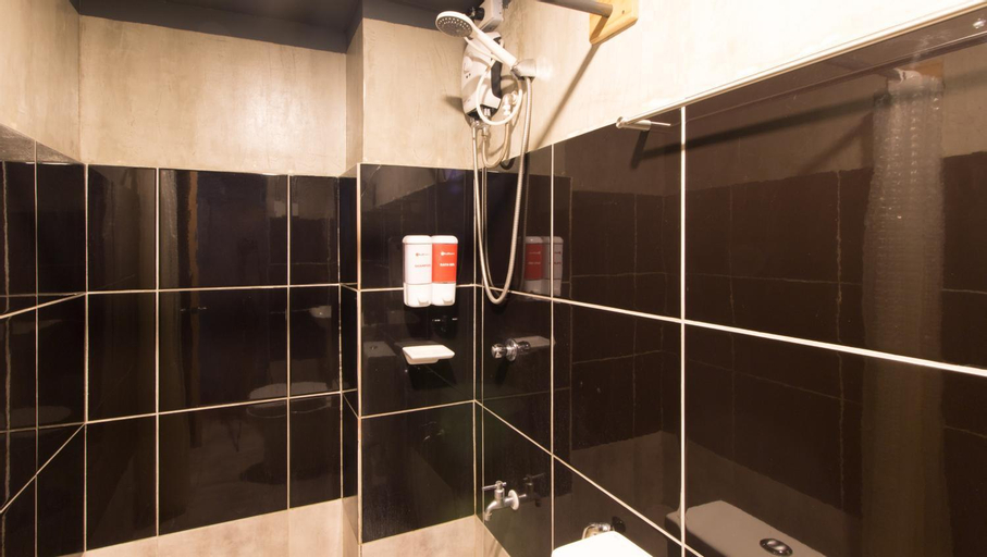 Bathroom 21