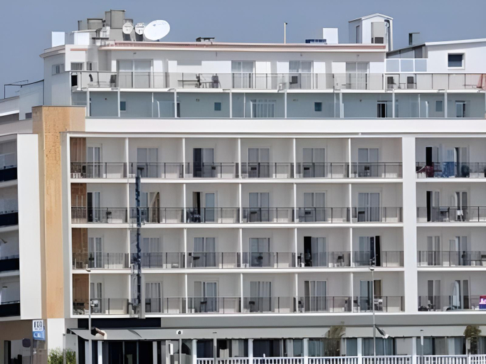 Exterior & Views 1, Hotel Horitzo by Pierre & Vacances, Girona