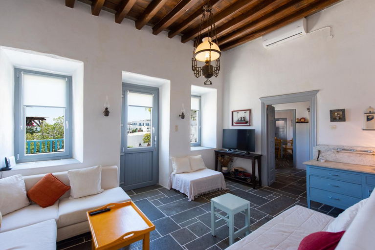 Facilities 5, Dora's traditional houses, South Aegean