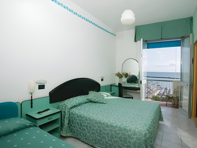 Bedroom 2, San Giorgio Savoia, Rimini