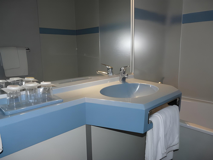 Bathroom 3, Hotel Provencal, Var