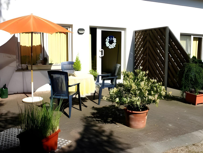Others 3, Haus im Grunen, Soest