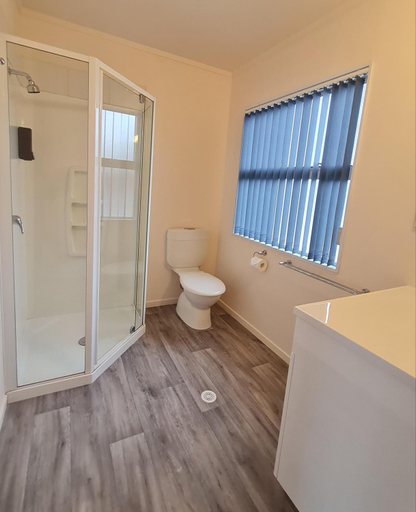 Bathroom 4, Avenue Heights Motel, Whangarei