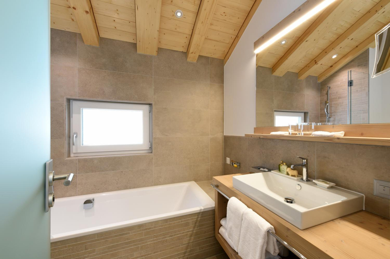 Bathroom 3, Europe Hotel & Spa, Visp
