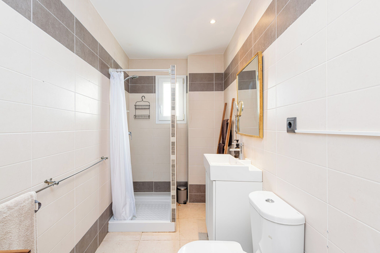 Bathroom 3, Solaga - Metropolitan, Málaga