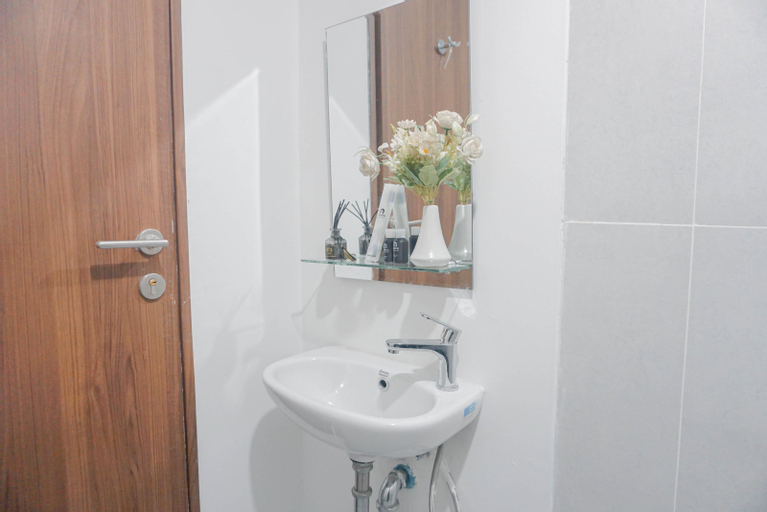 Bedroom 4, Homey Living and Well Designed Studio Room at Royal Sentul Park Apartment By Travelio, Bogor