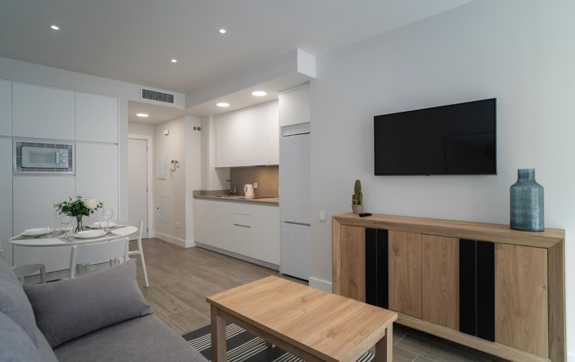 Others 3, AAC Malaga - Apartamento luminoso y nuevo, a 1,3km del centro de Malaga, Málaga