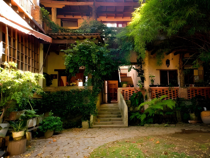 Exterior & Views