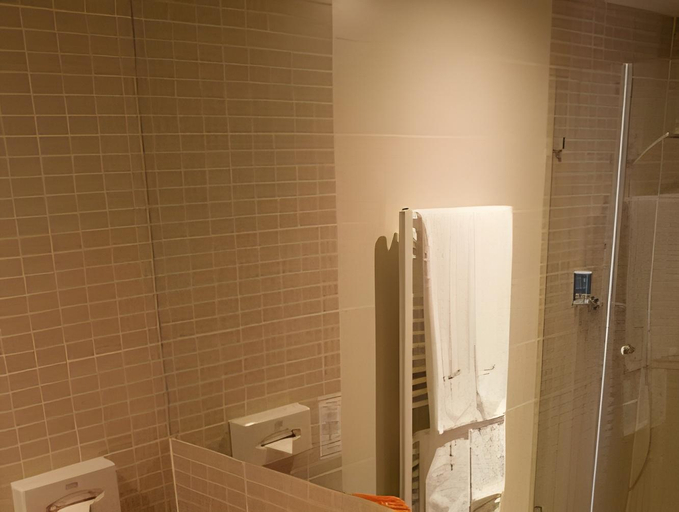 Bathroom 5, Royal Club Hotel, Szentendre