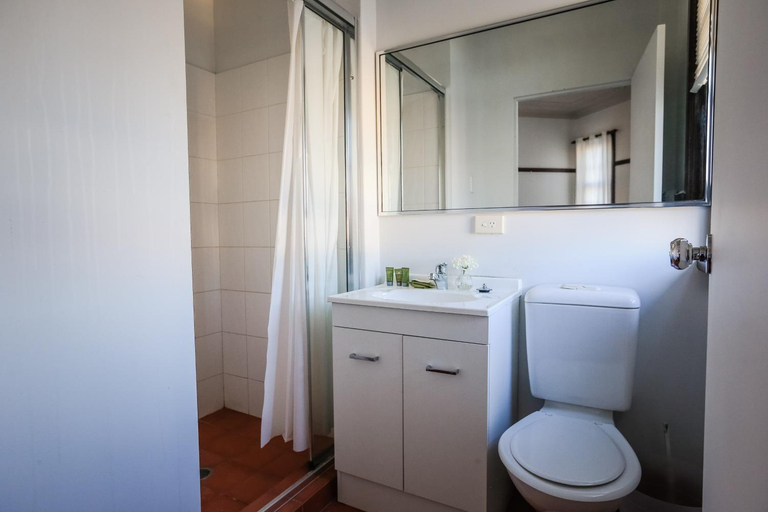 Bathroom 7